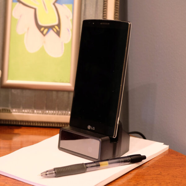 1080P HD WiFi iPhone Smartphone Docking Station Hidden Nanny Camera